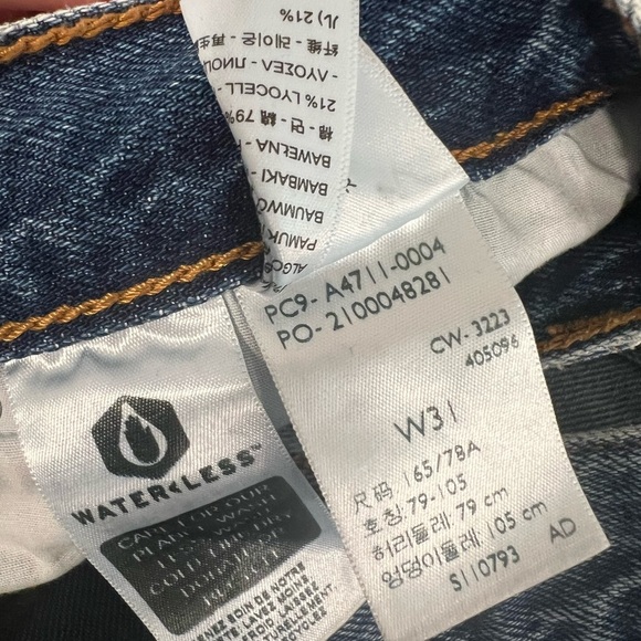 LEVIS Side Slit Pencil Denim Medium Wash Jean Skirt Sz 31 - Picture 5 of 7